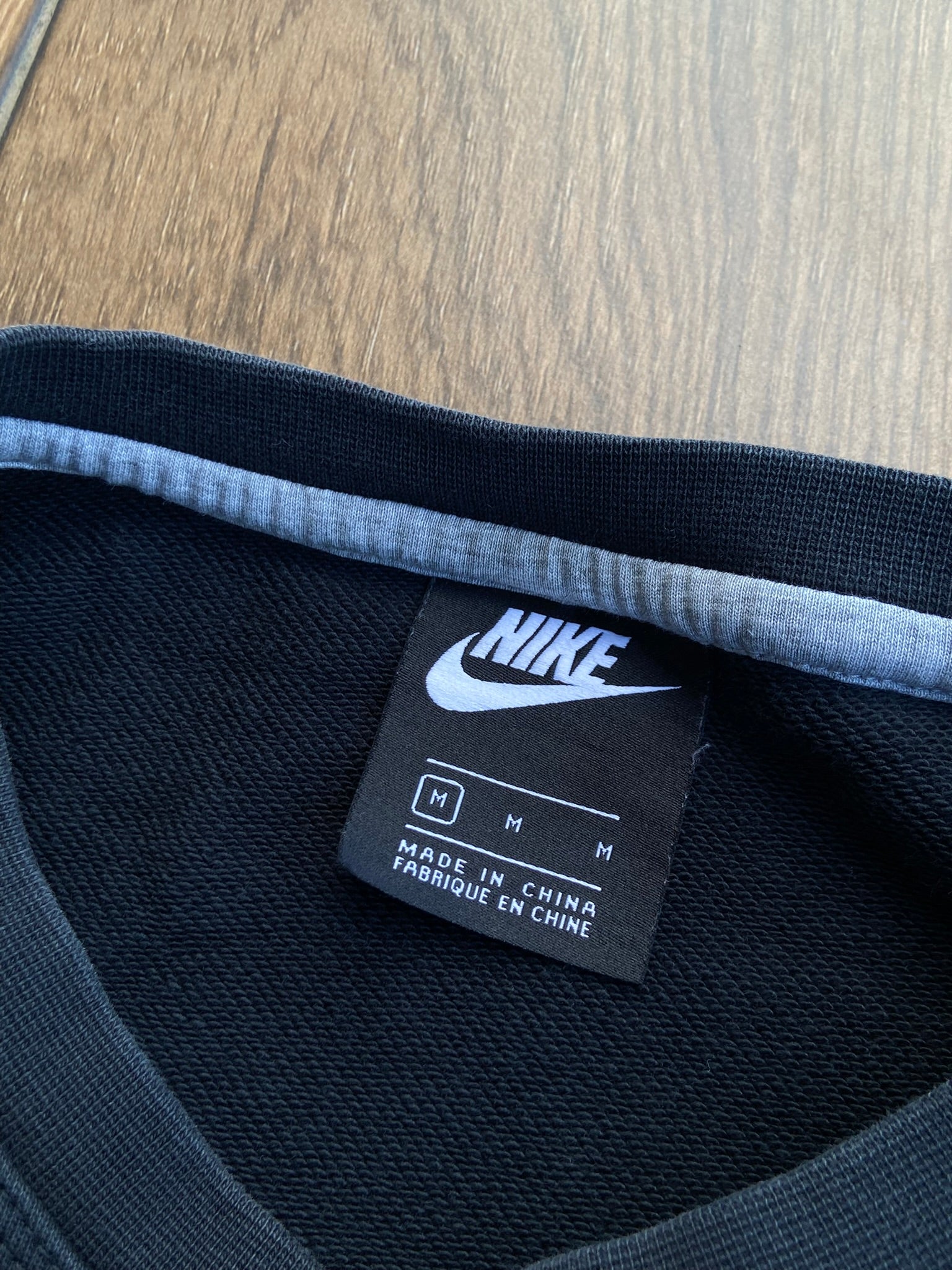 Bluza Nike Basic Czarna "S"